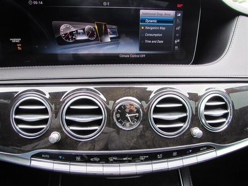 Used 2018 Mercedes-Benz S 560 Sedan image 19