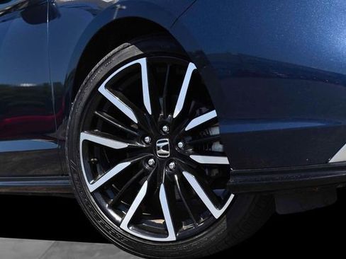 Used 2024 Honda Accord Touring image 3