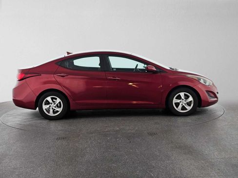 Used 2014 Hyundai Elantra SE FWD image 2