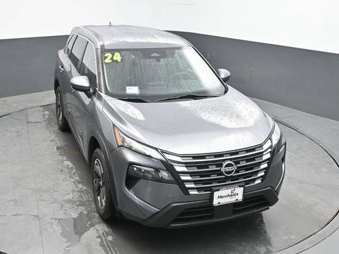 Used 2024 Nissan Rogue SV AWD/4WD image 29