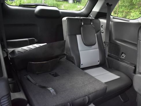 Used 2022 Ford Explorer XLT w/ Equipment Group 202A AWD/4WD image 15