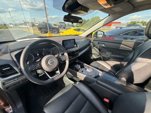 Used 2021 Nissan Rogue SV w/ Premium Package FWD image 14