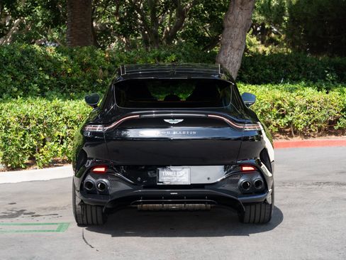 Used 2025 Aston Martin DBX 707 image 6