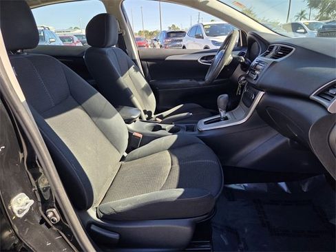 Used 2015 Nissan Sentra S image 17