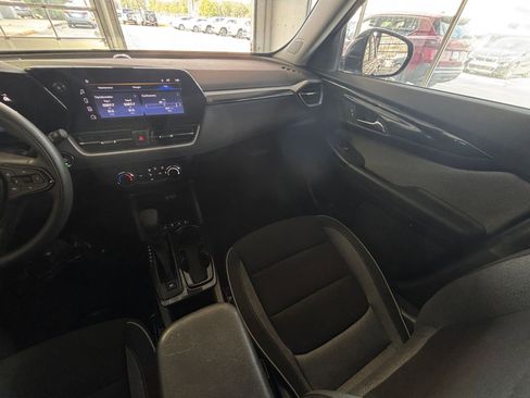 Used 2025 Chevrolet TrailBlazer LT image 33