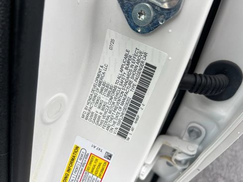 Used 2025 Honda Civic Sport image 30