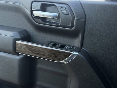 Used 2021 Chevrolet Silverado 1500 LT Trail Boss image 25