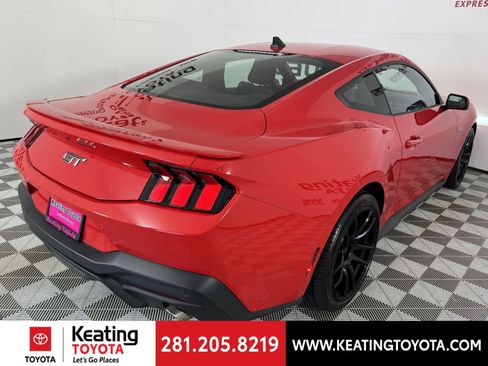 Used 2024 Ford Mustang GT Premium image 4