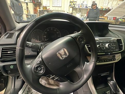 Used 2015 Honda Accord Sport image 14