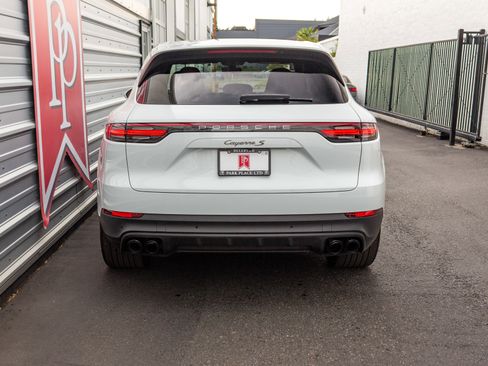 Used 2022 Porsche Cayenne S Platinum image 39