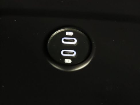 Certified 2026 Porsche Macan AWD/4WD image 34