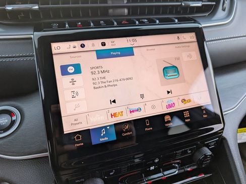 New 2025 Jeep Grand Cherokee Limited image 22