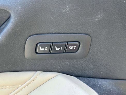 Used 2019 Toyota Avalon Limited w/ All Weather Liner Package FWD image 22