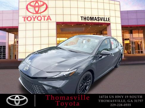 New 2025 Toyota Camry SE image 1