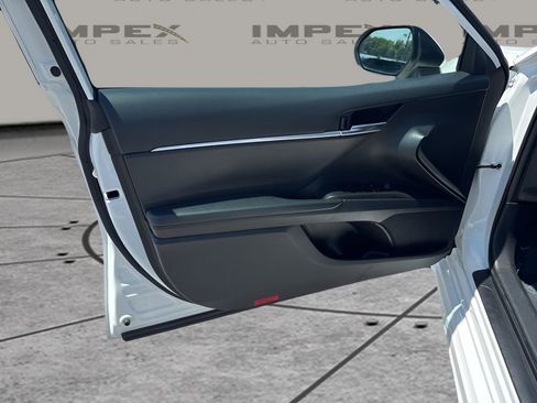Used 2023 Toyota Camry SE FWD image 23