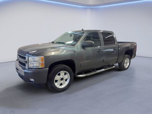 Used 2011 Chevrolet Silverado 1500 LT w/ All-Star Edition AWD/4WD image 3