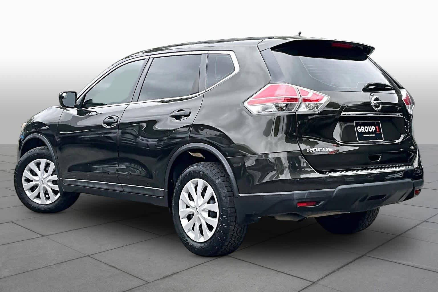 Used 2016 Nissan Rogue S AWD/4WD image 12