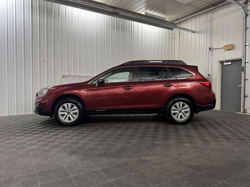 Used 2018 Subaru Outback 2.5i Premium AWD/4WD image 2