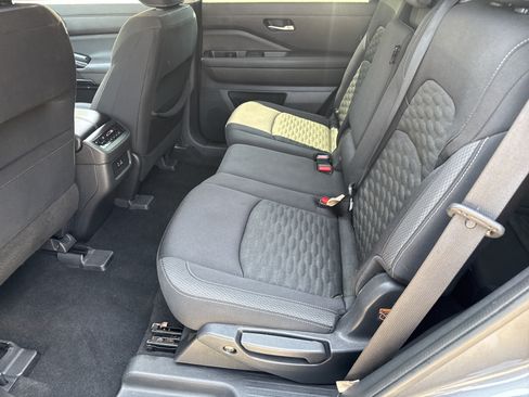 Used 2022 Nissan Pathfinder SV FWD image 20
