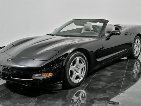 Used 1998 Chevrolet Corvette Convertible image 5