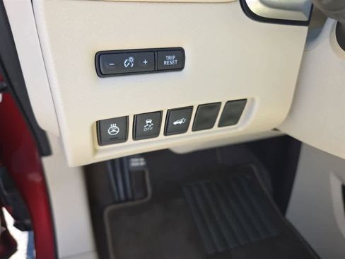 Used 2018 Nissan Murano SL w/ Moonroof Package FWD image 26