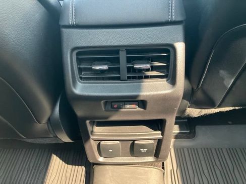 Used 2019 Ford Edge Titanium w/ Equipment Group 301A AWD/4WD image 19