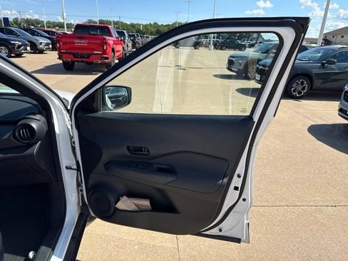 Used 2020 Nissan Kicks S FWD image 11