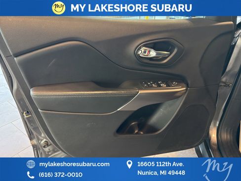 Used 2019 Jeep Cherokee Latitude Plus w/ Cold Weather Group image 15