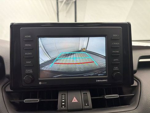 Used 2022 Toyota RAV4 XLE Premium image 33