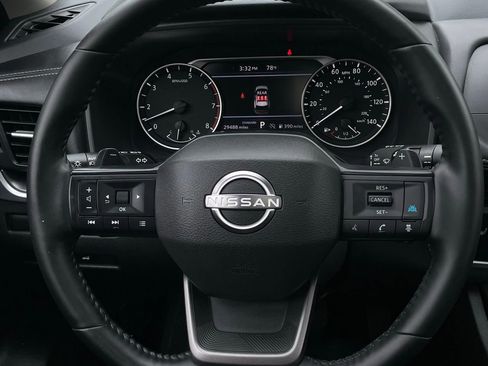 Used 2025 Nissan Rogue SV w/ SV Premium Package FWD image 12