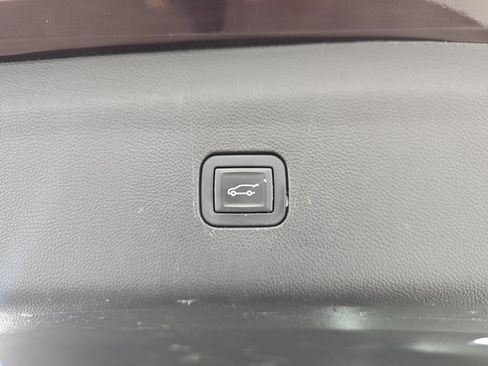 Used 2019 Buick Enclave Premium w/ Experience Buick Package AWD/4WD image 16