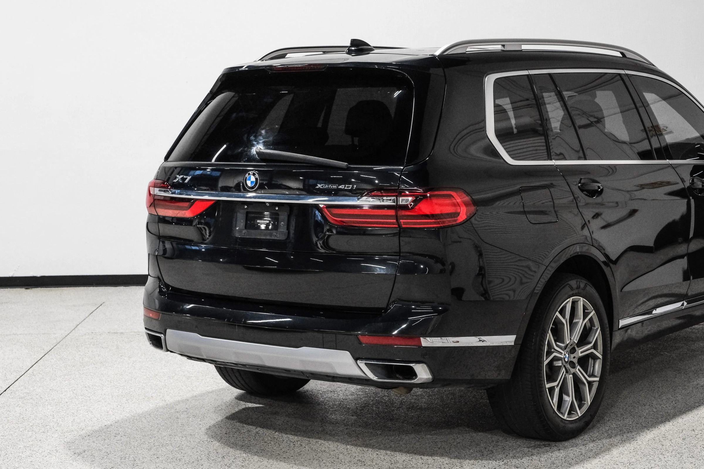 Used 2019 BMW X7 xDrive40i w/ Cold Weather Package AWD/4WD image 12