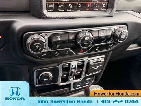Used 2023 Jeep Wrangler Unlimited Sahara AWD/4WD image 23
