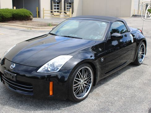 Used 2006 Nissan 350Z Touring RWD image 9