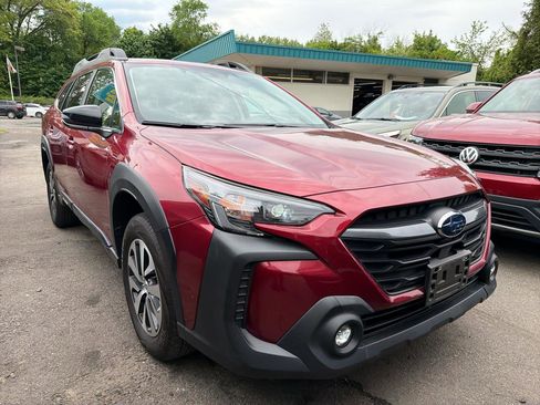 Used 2024 Subaru Outback Premium AWD/4WD image 3