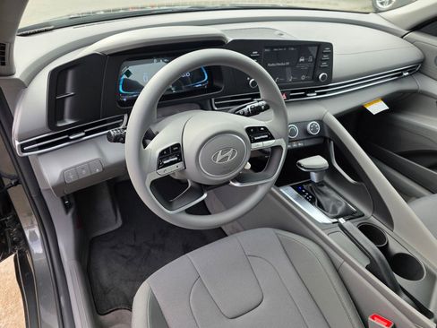 New 2026 Hyundai Elantra SE FWD image 24