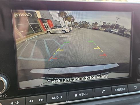 Used 2024 Nissan Rogue SV w/ SV Premium Package image 9