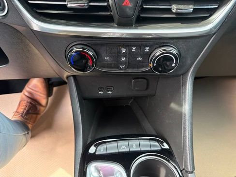 Used 2024 Buick Encore GX Preferred FWD image 23