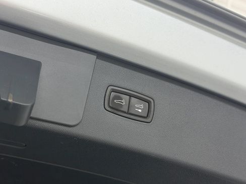 Used 2020 Porsche Cayenne Turbo AWD/4WD image 39