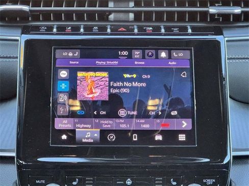 New 2025 Jeep Grand Cherokee L Altitude image 3