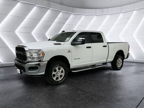 Used 2024 RAM 2500 Big Horn AWD/4WD image 3