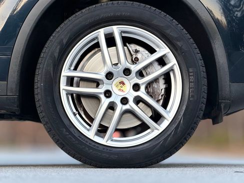 Used 2016 Porsche Cayenne image 20