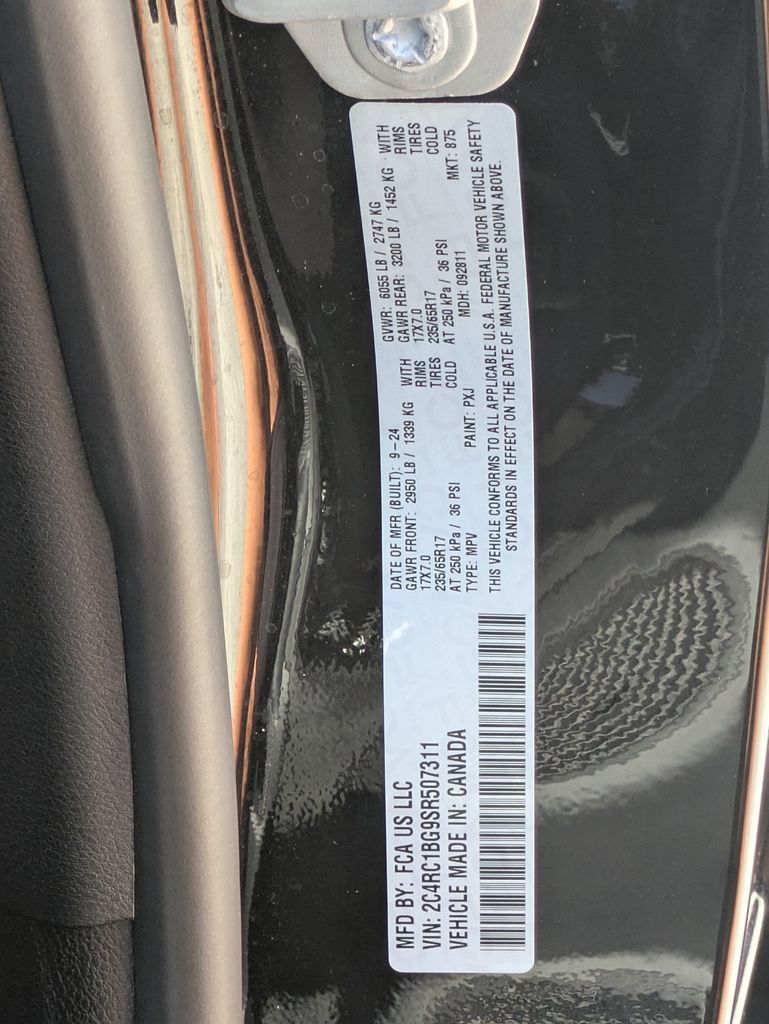 Used 2025 Chrysler Pacifica Select FWD image 27
