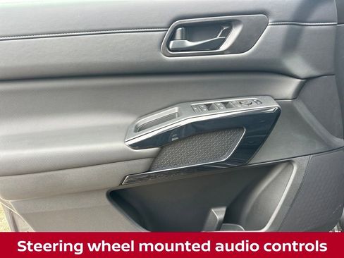 New 2025 Nissan Pathfinder SV image 15