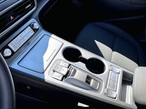 Used 2023 Hyundai Kona SE image 20