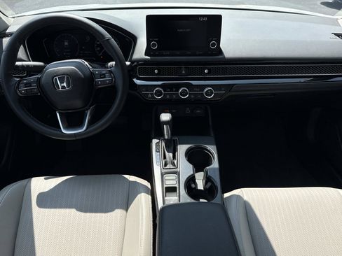 Used 2024 Honda Civic EX-L image 2