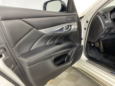 Used 2018 INFINITI Q70 L 3.7 image 11