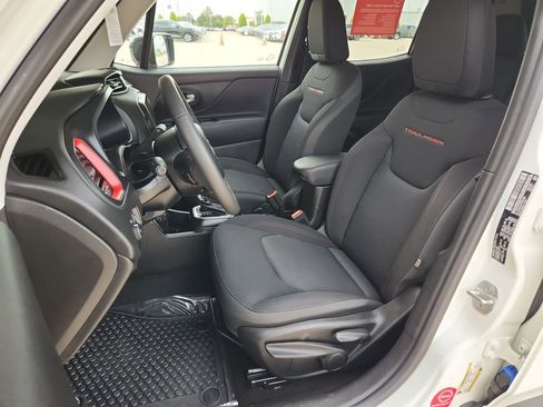Used 2023 Jeep Renegade Trailhawk image 12
