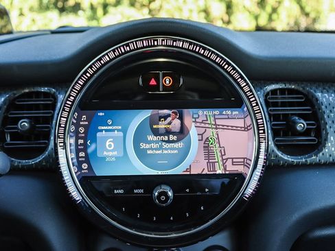 Used 2024 MINI Cooper SE FWD image 18