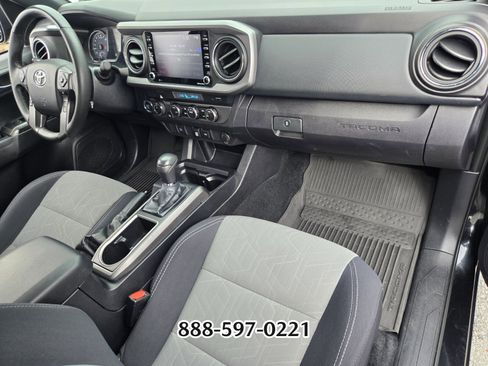Used 2021 Toyota Tacoma TRD Off-Road image 19